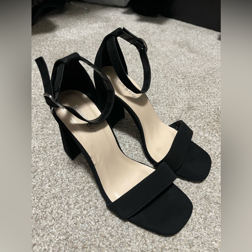 Bamboo Zapatillas/Heels in Black size 7